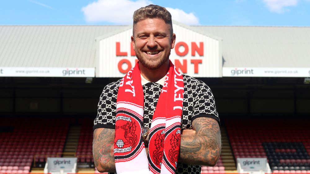 Leyton Orient Leyton Orient land midfielder Moncur from Hull City